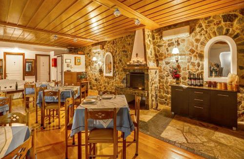 Zarakas Hotel | Hotel PARALIAKO Kyparissi