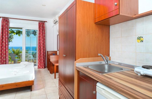 Chrisi Ammoudia Hotel | Hotel Smaragdi