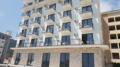 Becici House | Hotel Svarog