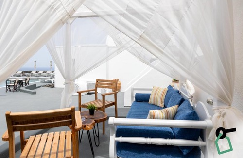 Finikia Hotel | Hotiday Santorini Seafront