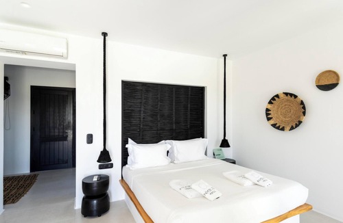 Plintri Hotel | Hotiday Suites Mykonos
