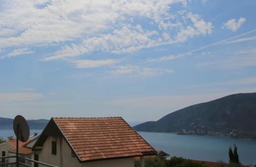Suscepan House | House by the Sea