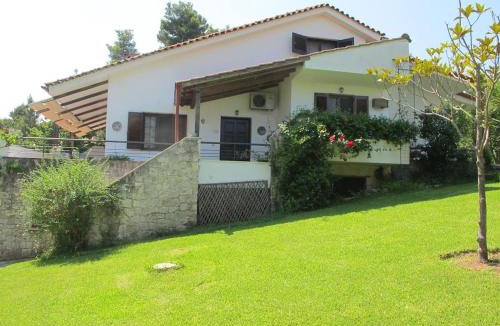 Sane Apartment | House in Sani,very close to the beach and marina