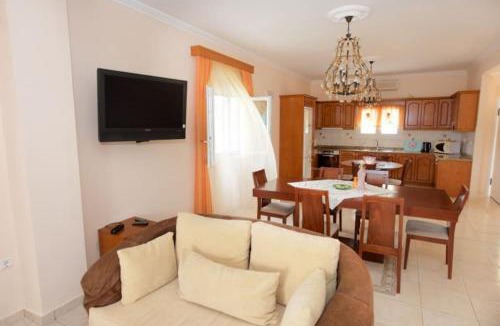 Lefkimmi Apartment | House of Roses