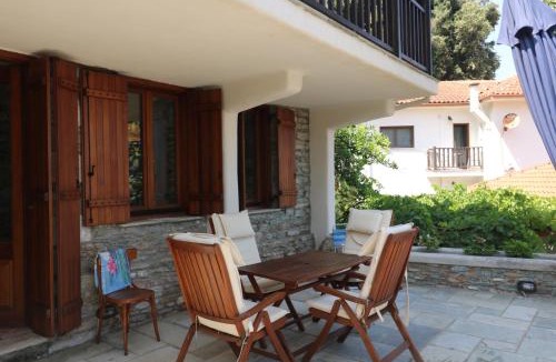 Agios Ioannis House | House Smaragdi