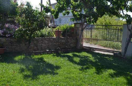 Agria Apartment | House with garden