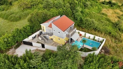Grahovo Villa | House with pool - Mitrovic