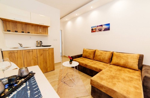 Rana House | House with sea view and pool-entire space with private entrance