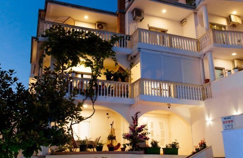 Rana House | House with sea view and pool-entire space with private entrance