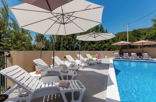 Ratisevina Apartment | House12 with pool