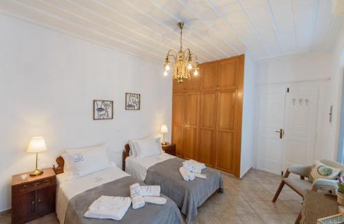 idhra Apartment | Hydra's Pearl - Blue Pearl, Luxury Mansion, No steps, 120m from the port