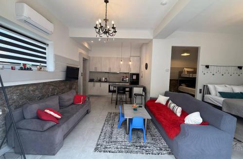 Kastoria Apartment | I Kastoria Book House with Garden motorbike friendly