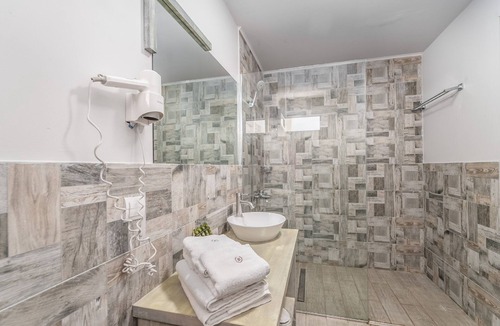 Lefkada Town Hotel | Ianos Hotel