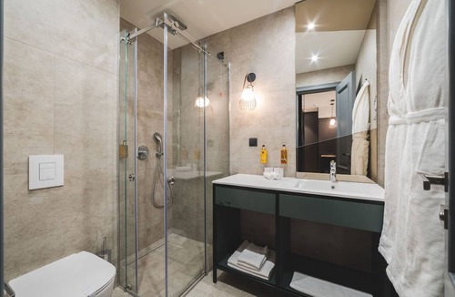 Podgorica Hotel | Ideal Podgorica Stay – 2 Modern Units w/Free Parking & Close to Dining Spots!