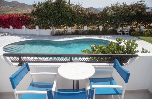 Naxos Town Apartment | Ikaros Studios - Pool & Jacuzzi, 5 mins from beach