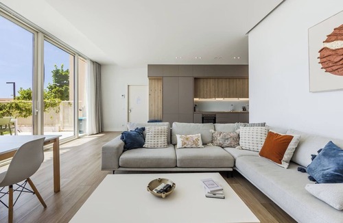 Jala Apartment | Infinity Blue | Green Coast by PikHost