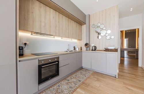 Jala Apartment | Infinity Blue | Green Coast by PikHost