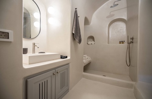 Fira Hotel | Inspire Santorini Luxury Villas