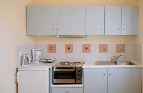 Ormos Koumeikon Apartment | Intimate Studio with Garden Views and Inviting Shared Pool