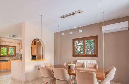 Anavyssos Villa | Inviting Villa in Anavissos with communal pool