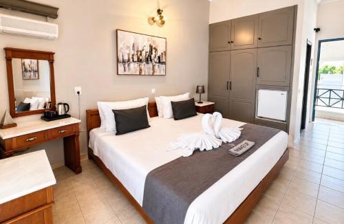 Episkopos Hotel | Ionian Hospitality Hotel - Fully Renovated - Seafront
