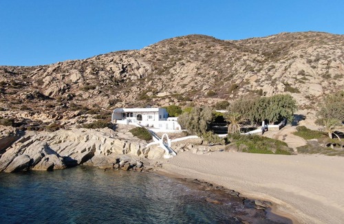 Milopotas House | Ios Villa - On the Beach