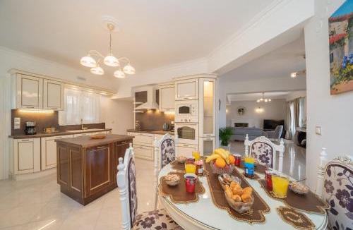 Kaligata Apartment | Irene Luxury Villa