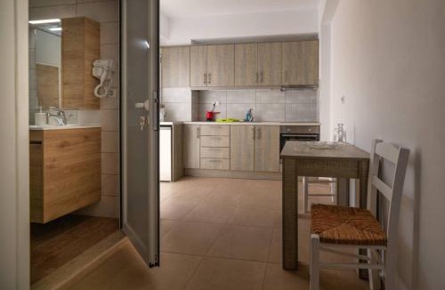 Kalamaki Apartment | Irini Kalamaki first floor apartment