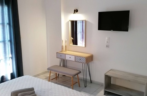 Agios Konstantinos Hotel | Iro's Residence