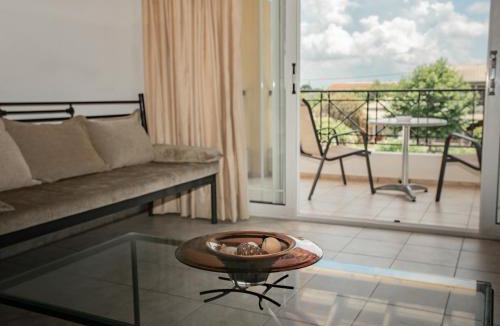 Ag. Georgios Apartment | Iron House