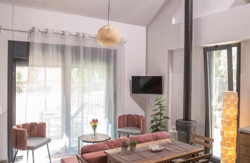 Nea Makri Apartment | ISIDA - Seaside Ηome & Garden