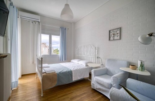 Kerameikos Apartment | Island-style studio apartment in historic Athens