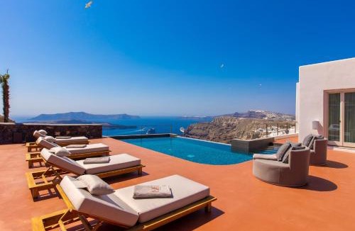 Santorini Villa | Islet Santorini Infinity Caldera Villa