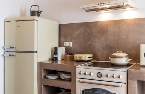 Triovasalos Apartment | Isterna Lapis Domus Milos