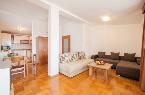 Petrovac Apartment | Ivan Apartmani