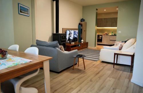 Ishem House | Ivy Lalzi Bay Beach House
