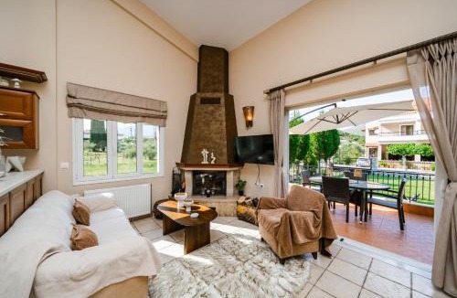 Distomo-Arachova-Antikyra Villa | Jeanne George Estate