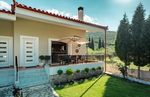 Distomo-Arachova-Antikyra Villa | Jeanne George Estate