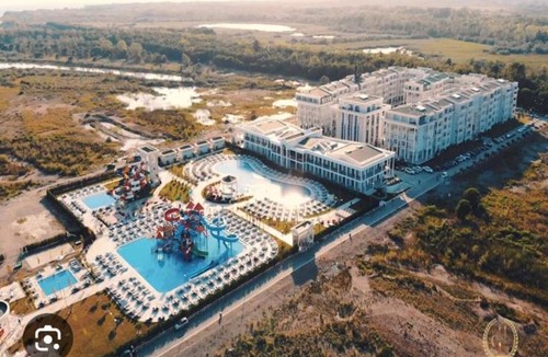 Velipoje Apartment | Josephs Holiday Home