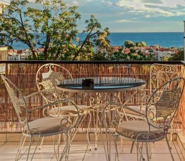 Flogita Apartment | Josuaz Blue Apartment