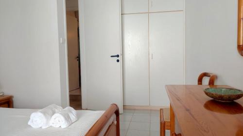 Livadi House | Julia's Seaside Apartment, Leivadakia Serifos