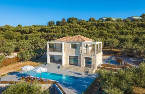 Tsilivi Apartment | Julian Private Stone Villa with Sea View