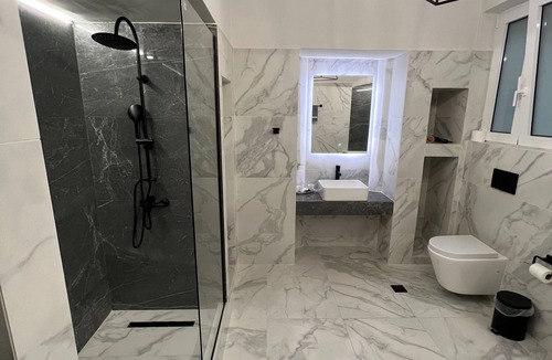 Makrigianni House | Junior Suite 4 with Hot Tub