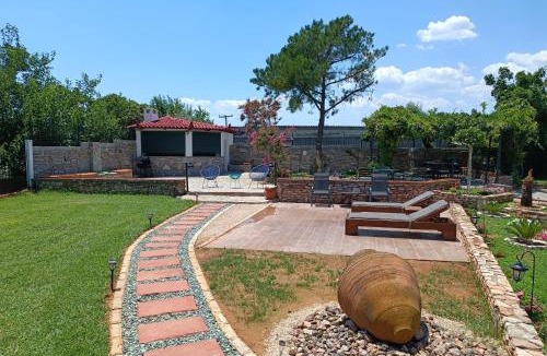 Akovitika Villa | Kalamata Garden Suite