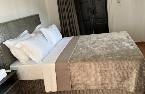 Mirties Hotel | Kaloniki Rooms & Suites