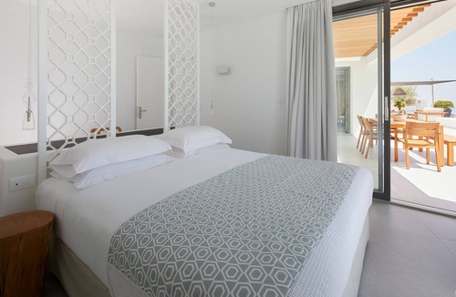Santorini Villa | Kamini 2 bedroom ultra luxury villa with pool and views