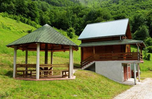 Montenegro House | Kamp Kaludra