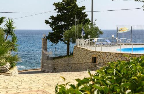 Kardamyli Hotel | Kardamili Beach Hotel