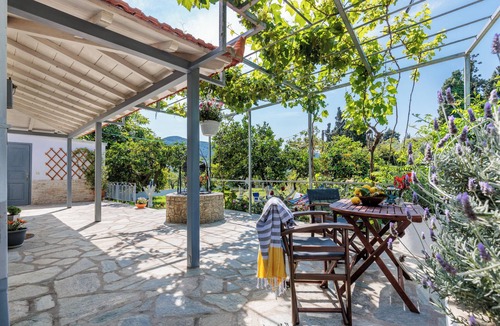Skopelos Cottage | Karderina Cozy Cottage by the River