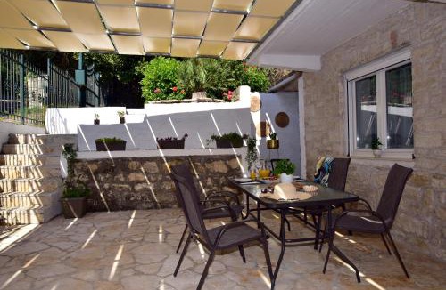 Dafnata House | Karmela's Cottage by CorfuEscapes